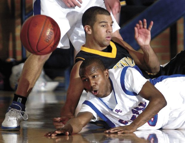 js010909HoopsBett@CentralBoys